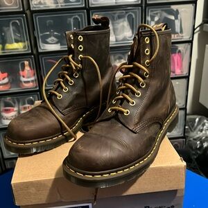 Brown Men’s size 10 brown 1460 Dr martens